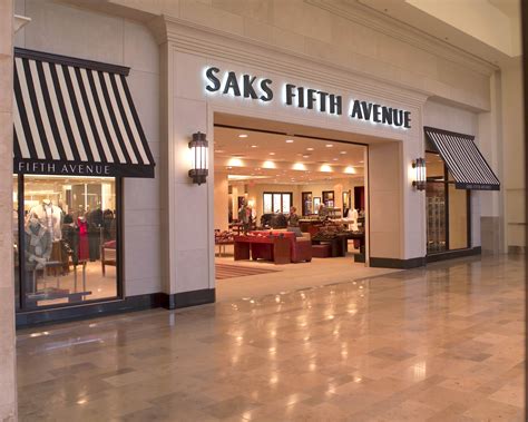 saks 5th outlet.